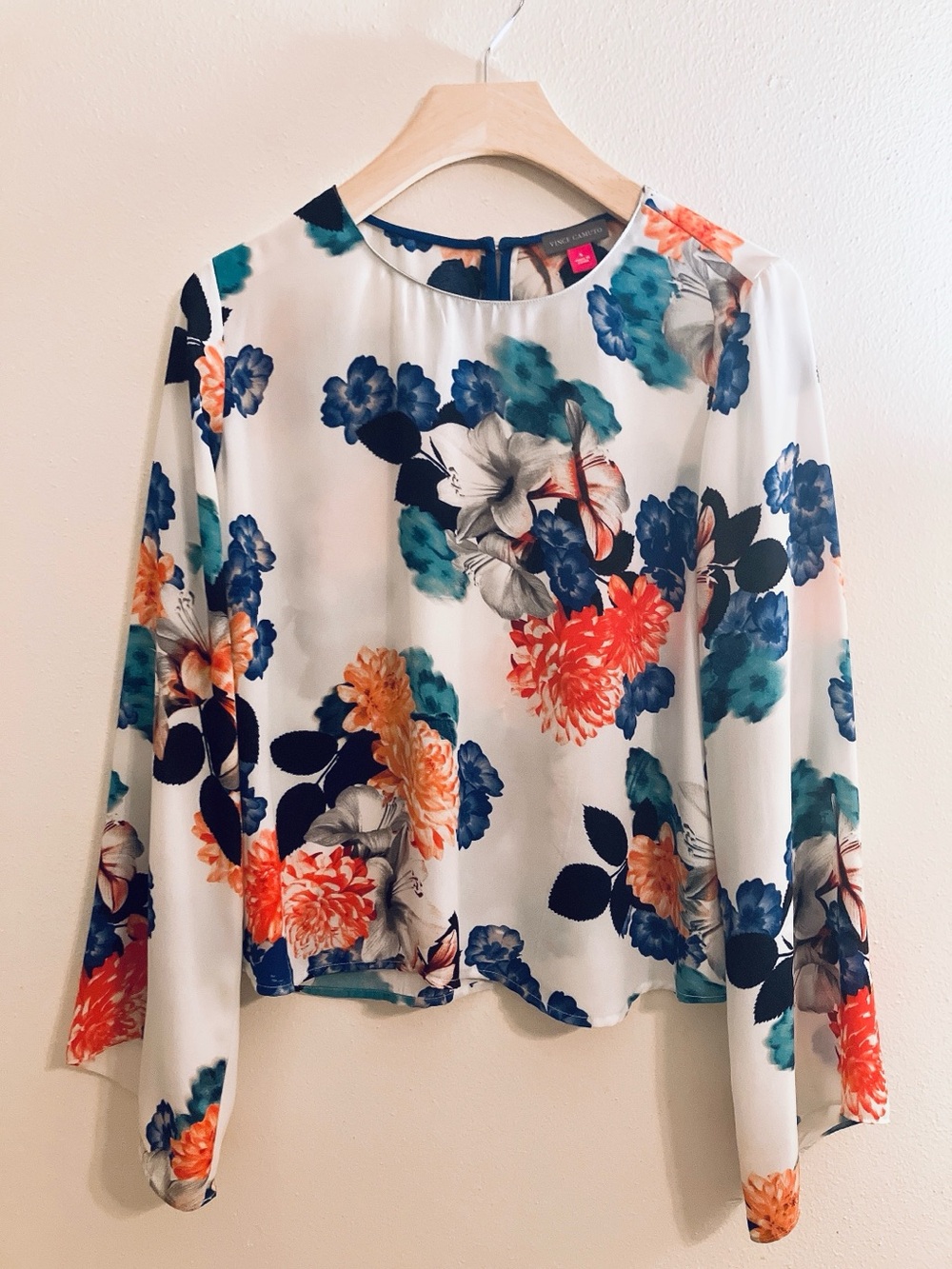 Vince Camuto Floral Chiffon Bell Long-Sleeve Pullover Blouse Top Small White - Picture 2 of 12